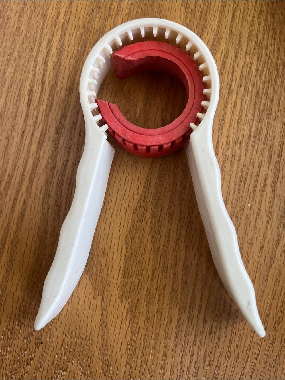 Fackelmann Universal Jar and Bottle Opener White and Red.. LIKE NEW…. Fackelmann